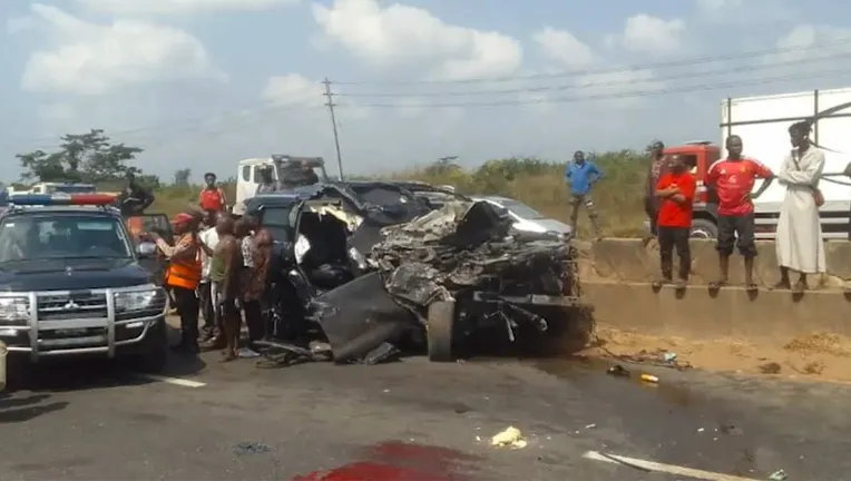 Boxing star Anthony Joshua injured in fatal car crash in Nigeria ...