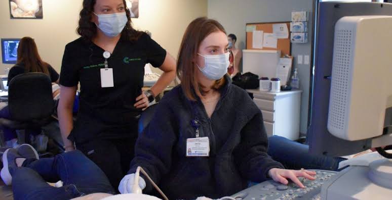 how much do ultrasound techs make